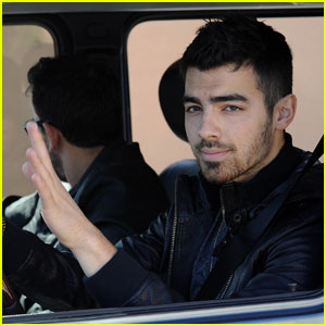 Joe Jonas: Cruisin' in the G-Wagen
