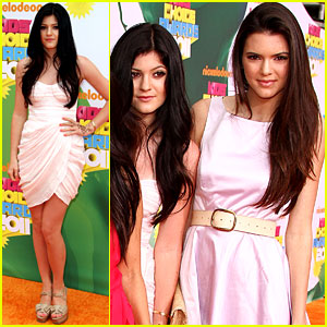 Kendall & Kylie Jenner - KCA 2011 Orange Carpet