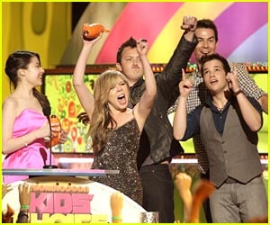 Nathan Kress & Noah Munck: iCarly Wins Fave TV Show!