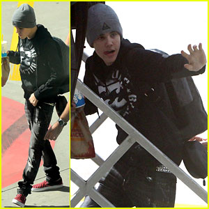 Justin Bieber: Australia Airport Adventure!