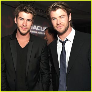 Liam Hemsworth: 'Thor' Premiere with Brother Chris!