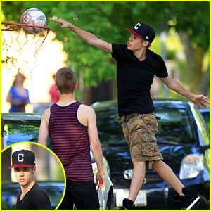 Justin Bieber: Basketball Boy
