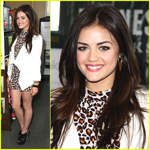 Lucy Hale: Saturday Seventeen Signing