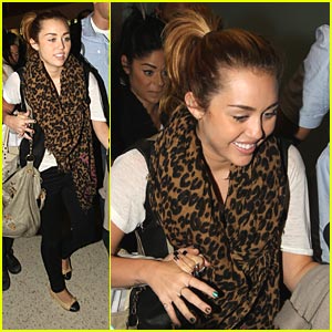 Miley Cyrus: Smiles For Sydney