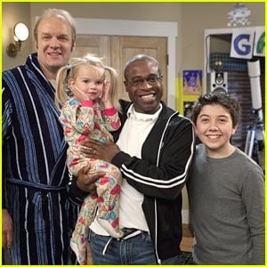 Phill Lewis Directs 'Good Luck Charlie'