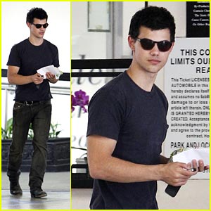 Taylor Lautner: Subway Stud