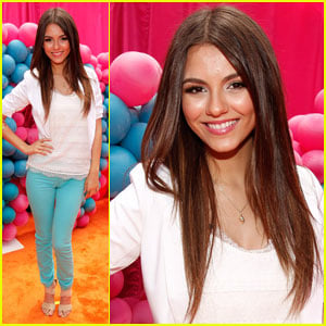 Victoria Justice: 'iParty with Victorious' Premiere!