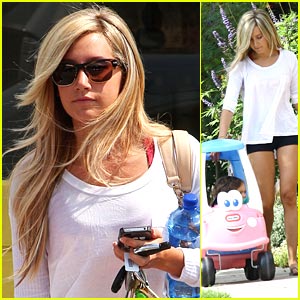 Ashley Tisdale: Play Time with Mikayla!
