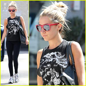 Ashley Tisdale: Back at the Gym!