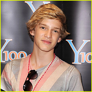 Cody Simpson: Coast To Coast Mall Tour!
