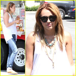 Miley Cyrus: Food Truck Treat