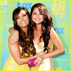Demi Lovato: Reunion with Selena Gomez at the Teen Choice Awards!