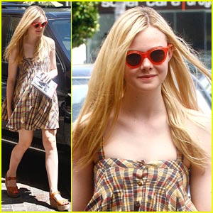 Elle Fanning: Vote For The 'Twixt' Poster