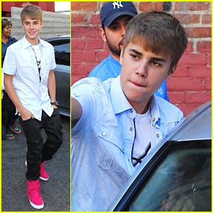 Justin Bieber: Pink Sneaker Stylin'