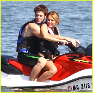 Miley Cyrus & Liam Hemsworth Love Orchard Lake