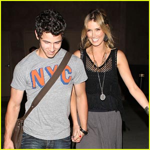 Nick Jonas & Delta Goodrem: Bowling Date!