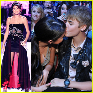 Selena Gomez & Justin Bieber: TCA Kiss!