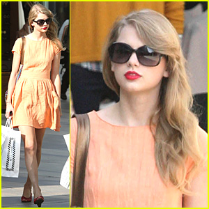 Taylor Swift: Pretty in Peach