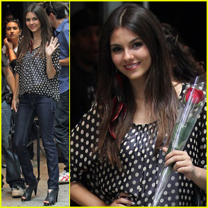 Victoria Justice 'Dots' Up New York City