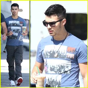 Joe Jonas: Starbucks Stop