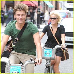 Pixie Lott & Oliver Cheshire: Cycling Sweeties