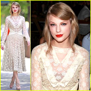 Taylor Swift Laces Up for Rodarte