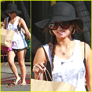 Brenda Song 'Escapes' With Books