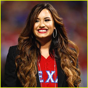 Demi Lovato: World Series National Anthem!