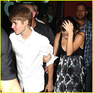 Justin Bieber & Selena Gomez: Dinner Date in Rio!