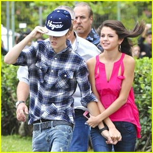 Justin Bieber & Selena Gomez: Helicopter Ride!