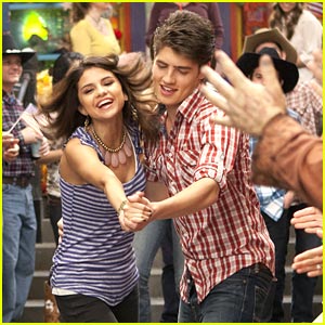 Selena Gomez & Gregg Sulkin: Do-Si-Do Dancers