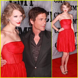 Taylor Swift: CMT Artists of the Year 2011