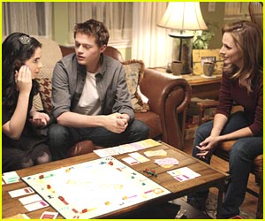 Vanessa Marano & Sean Berdy: Monopoly with the Moms