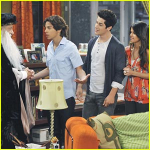 Wizards of Waverly Place: The Family Wizard Competition!