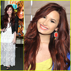 Demi Lovato: Seventeen Signing!