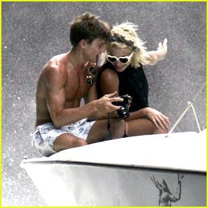 Pixie Lott: Motor Boat Ride with Oliver Cheshire!