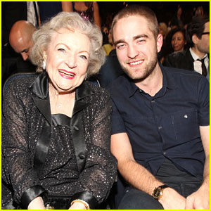 Robert Pattinson: People's Choice Awards with Betty White!