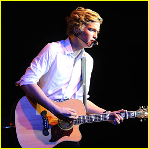 Cody Simpson: 'Fans Are Very Excited' for Justin Bieber Collaboration