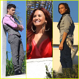 Joe Jonas & Demi Lovato: Photo Shoot with Tyler Blackburn!