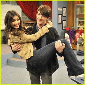 Drake Bell Guest Stars on 'Victorious'!