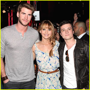 Jennifer, Liam & Josh: The Hunger Games Mall Tour Kick-Off!