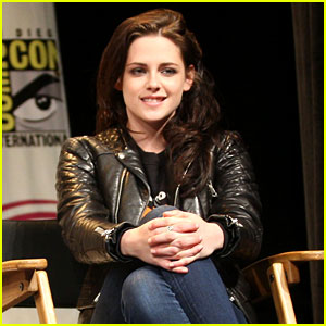 Kristen Stewart Brings 'Snow White' to WonderCon