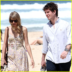 Taylor Swift: Bondi Beach with Brother Austin!