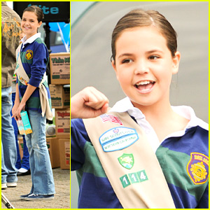 Bailee Madison Sells Girl Scout Cookies