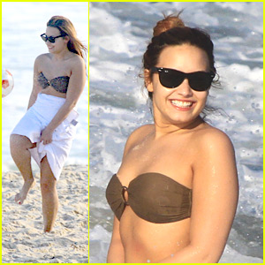 Demi Lovato: Brazil Beach Day!
