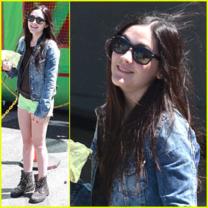 Isabelle Fuhrman: Lime Green Shorts!