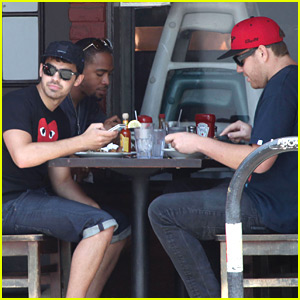 Joe Jonas: Lunch Time in Los Angeles