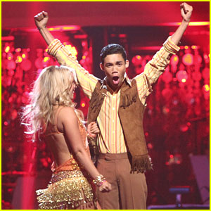 Roshon Fegan Keeps 'Dancing With The Stars'