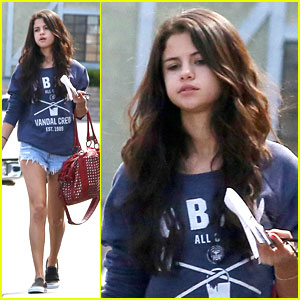 Selena Gomez: Long Hair is Back!