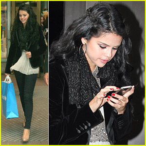 Selena Gomez: 'I Definitely Like to Wing Things'
